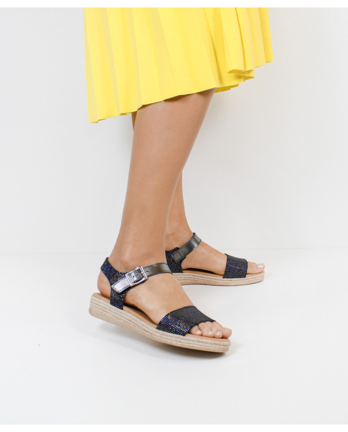 Lady Ginova Sandals with Bright Finish