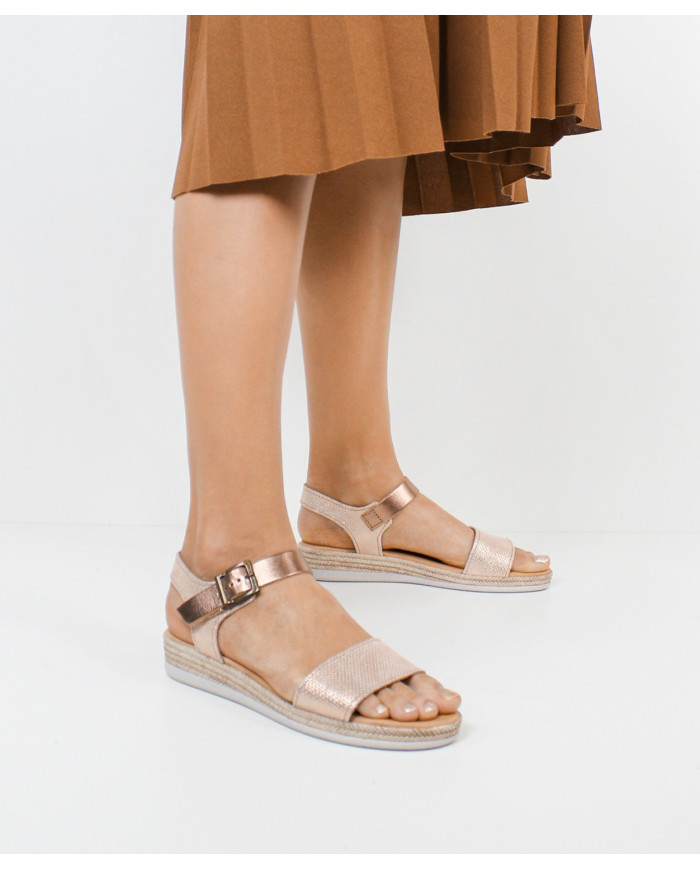 Lady Ginova Sandals with Bright Finish