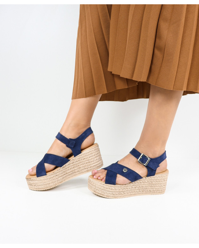 Sandals by Senhora Ginova de Tiras Cruzadas