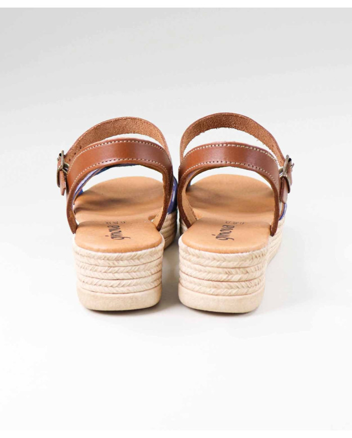 Sandalias de Madame Ginova con Cross Strips