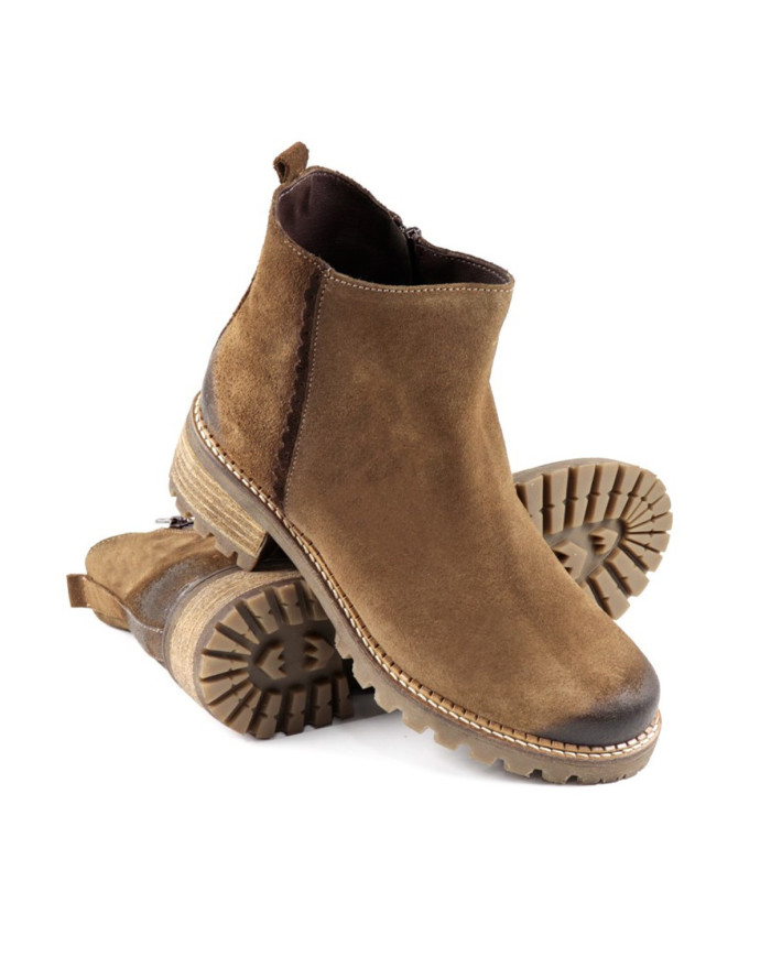 Women's Taupe Boots with Anti-slip Sole Ginova