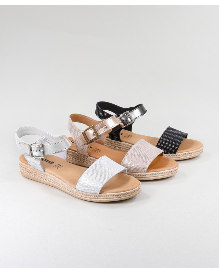 Lady Ginova Sandals with Bright Finish