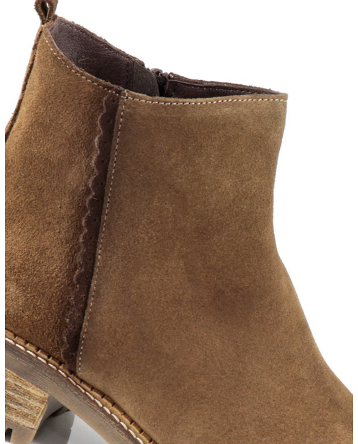 Botas de Senhora Taupe com Sola Antiderrapante Ginova