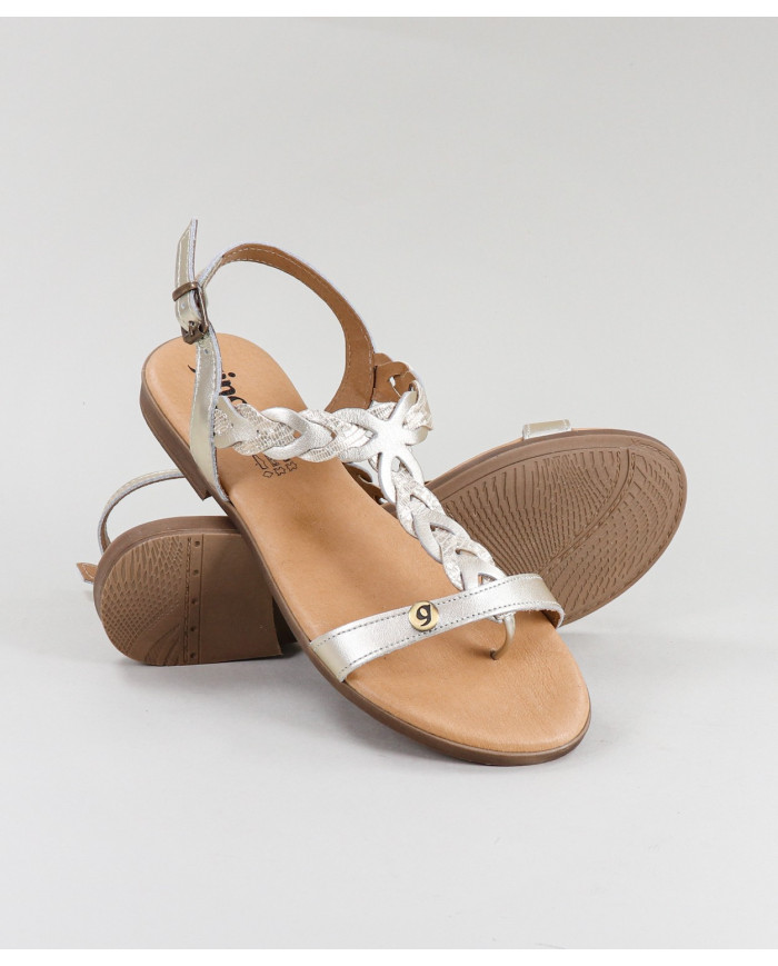 Sandals of Lady with Strip Decorated