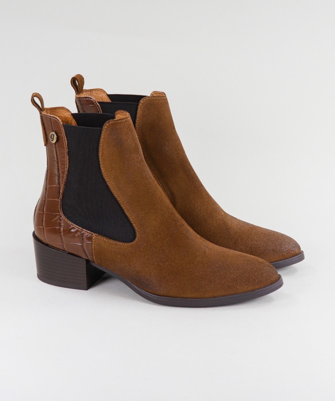 Botas de Senhora Camel Ginova com Elástico nas Laterais