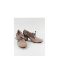 La señora Ginova Botas con Wholesalers