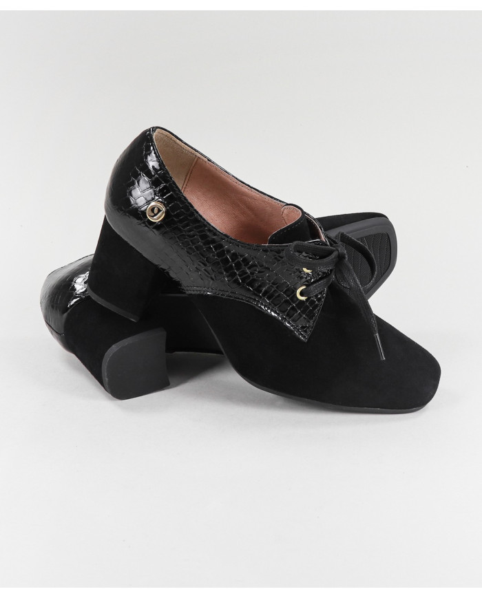 La señora Ginova Botas con Wholesalers