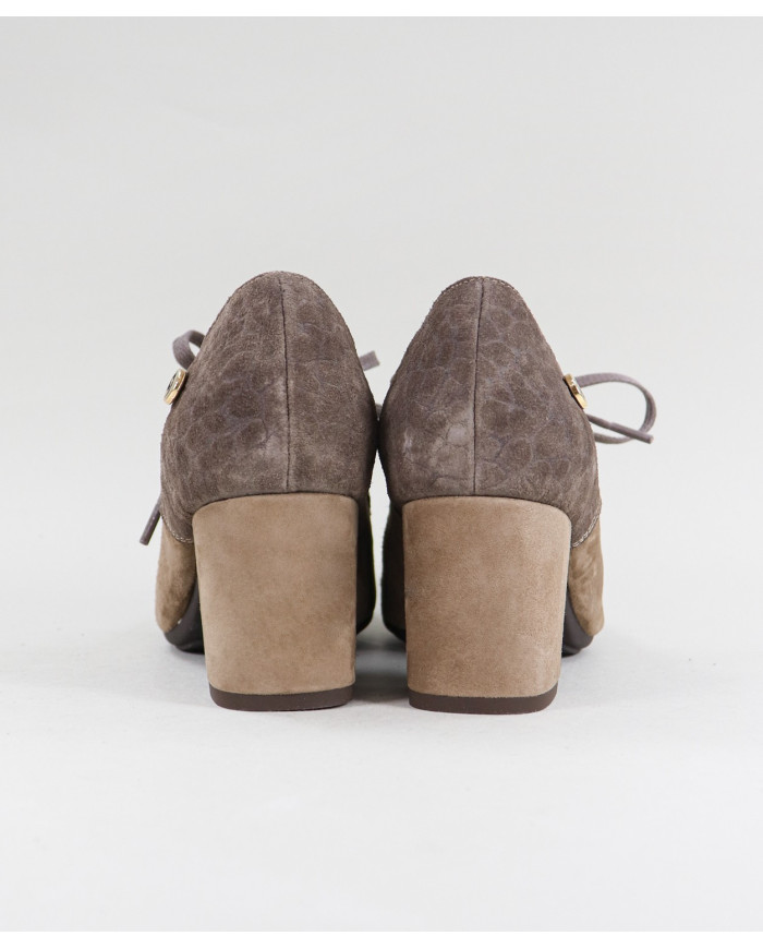 Botins Taupe de Senhora Ginova com Atacadores