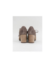 La señora Ginova Botas con Wholesalers