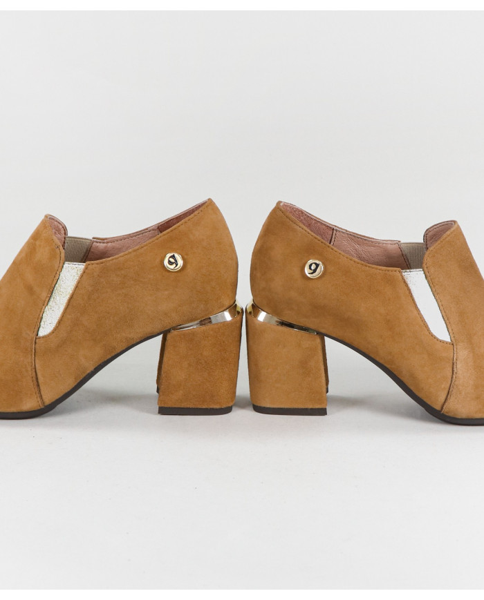 Ms. Ginova Botins with Golden Elastics