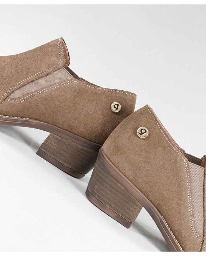 Botins Taupe de Senhora Ginova Práticos