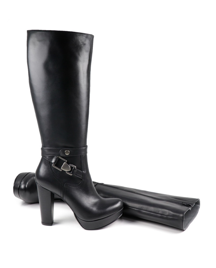 Black Boots of Cano Alto Ginova Compensated