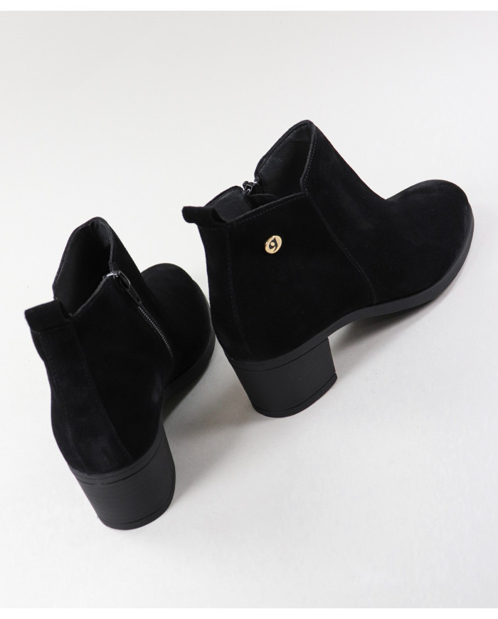 Black Boots of Middle Salt Ginova