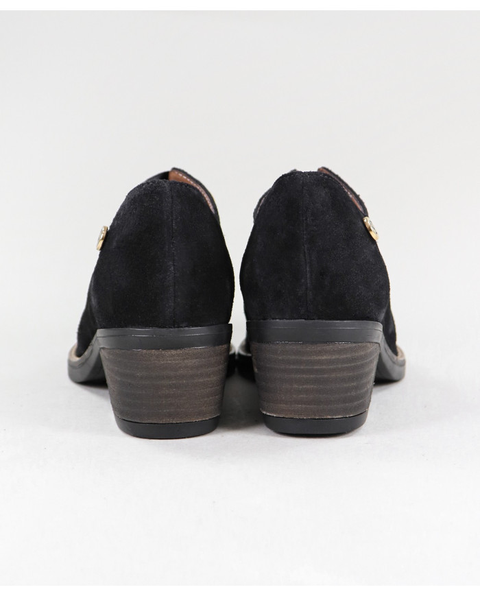 Botas Pretas de Senhora Ginova com Laço de Cetim