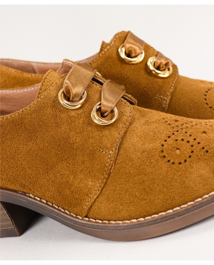 Botas Camel de Senhora Ginova com Laço de Cetim