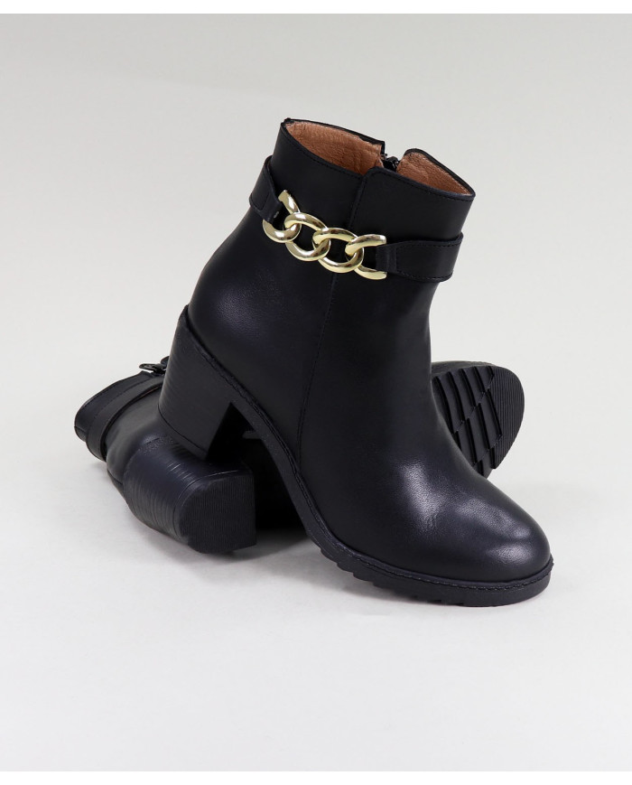 Botas Pretas de Senhora Ginova com Correntes