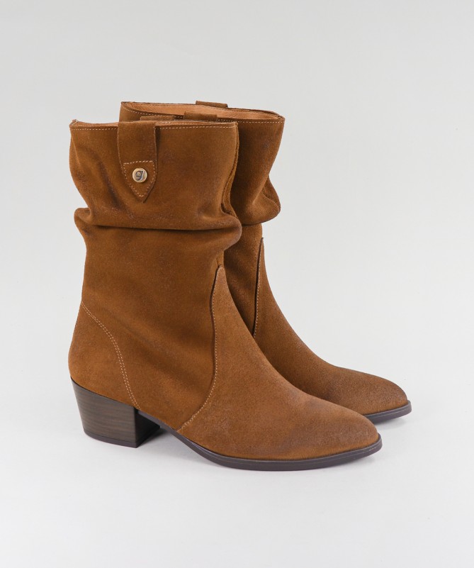 Botas Camel de Cano Alto Ginova com Fecho