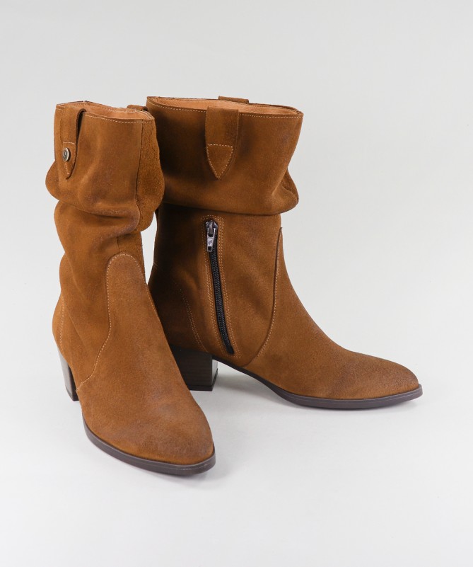 Botas Camel de Cano Alto Ginova com Fecho