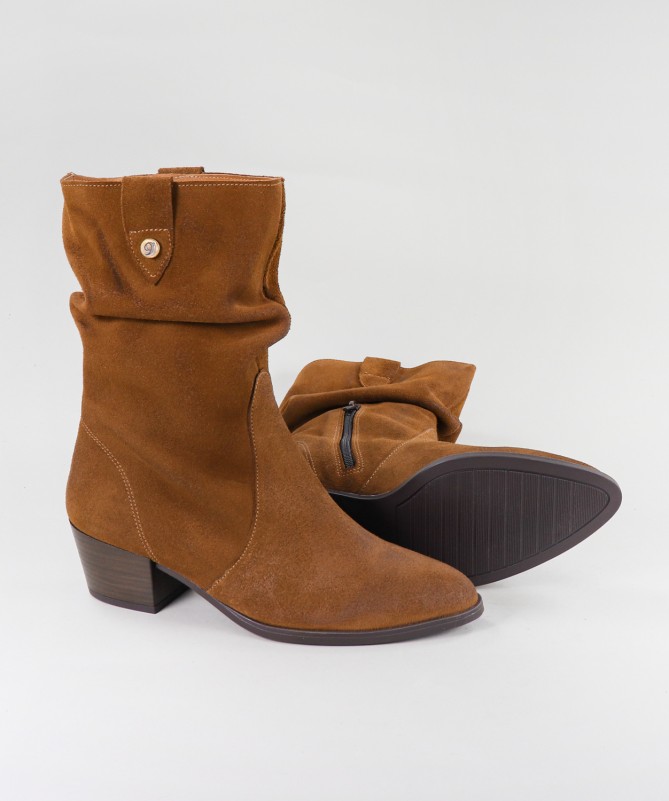 Botas Camel de Cano Alto Ginova com Fecho