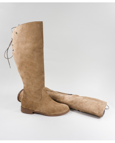 Botas Rasas Taupe com Cano Alto Ginova