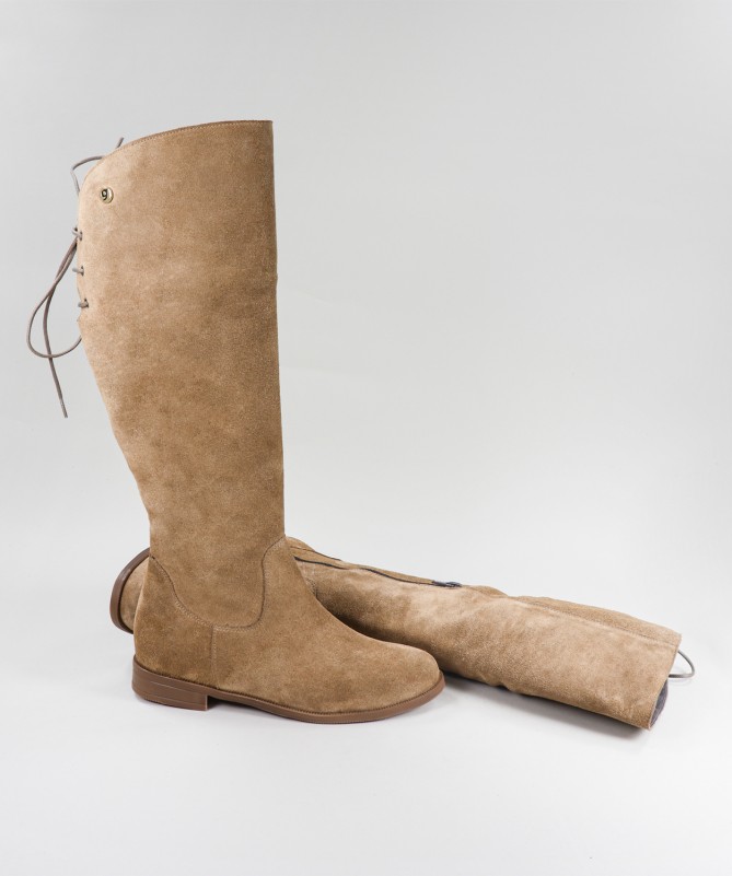 Botas Rasas Taupe com Cano Alto Ginova