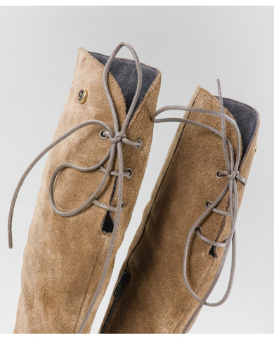 Botas Rasas con Cano Alto Ginova