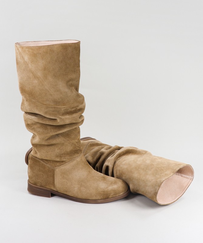 Botas Taupe de Cano Alto Ginova Confortáveis