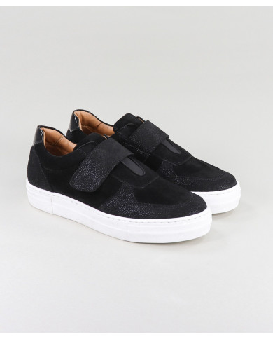 Black Lady Ginova shoes with Velcro