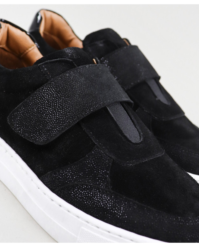Black Lady Ginova shoes with Velcro