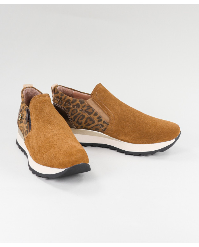 Lady Ginova shoes with Close on the Lateral