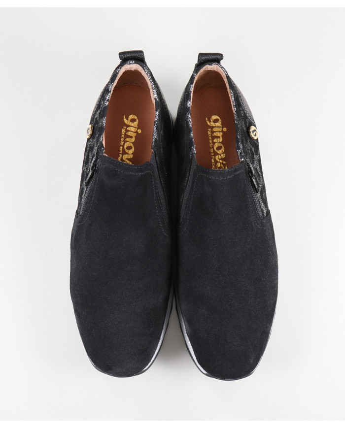 Lady Ginova's Black Sneakers with Close on the Lateral