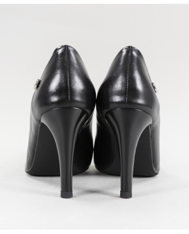 Black Stilettos by Senhora Ginova in Skin