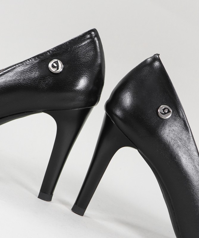 Stilettos Pretos de Senhora Ginova em Pele