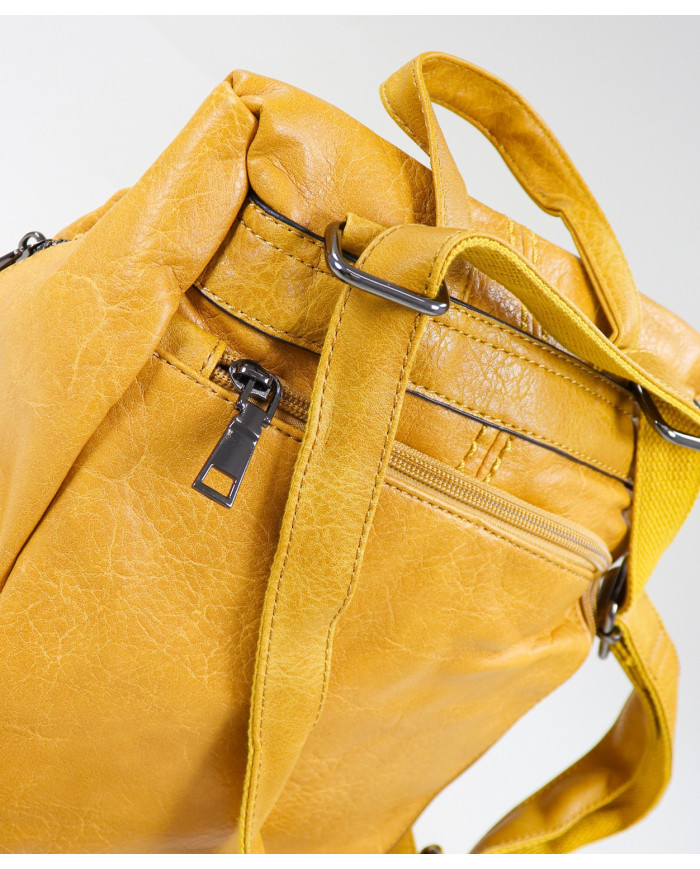 Mochila de Senhora em Amarelo com Abertura Traseira
