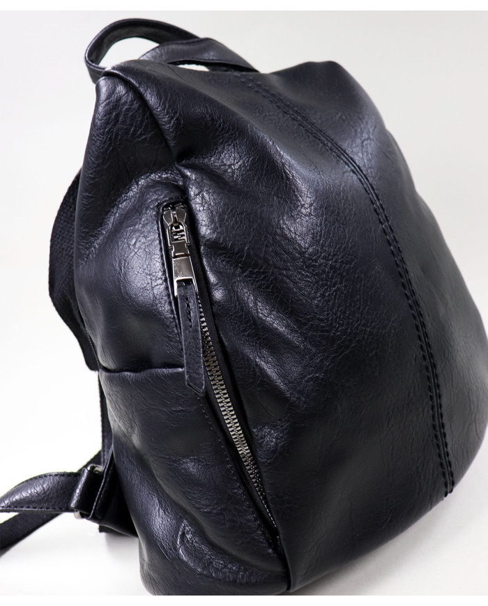 Ladies Backpack in Black with Opening Trace