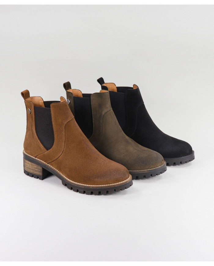 Ms. Ginova's Boots with Elastic in the Laterals