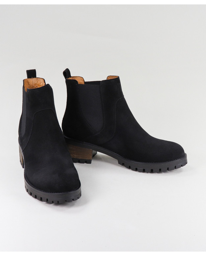 Botas Pretas de Senhora Ginova com Elástico nas Laterais