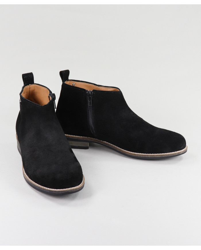 Miss Ginova Black Boots with Side Buckle