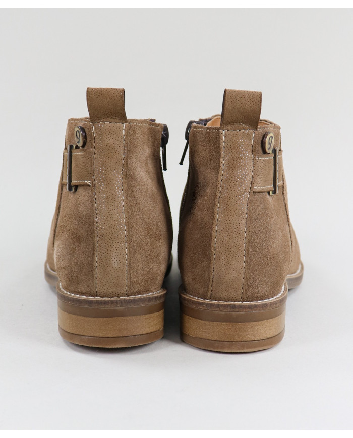 Taupe Boots of Lady Ginova with Side Buckle