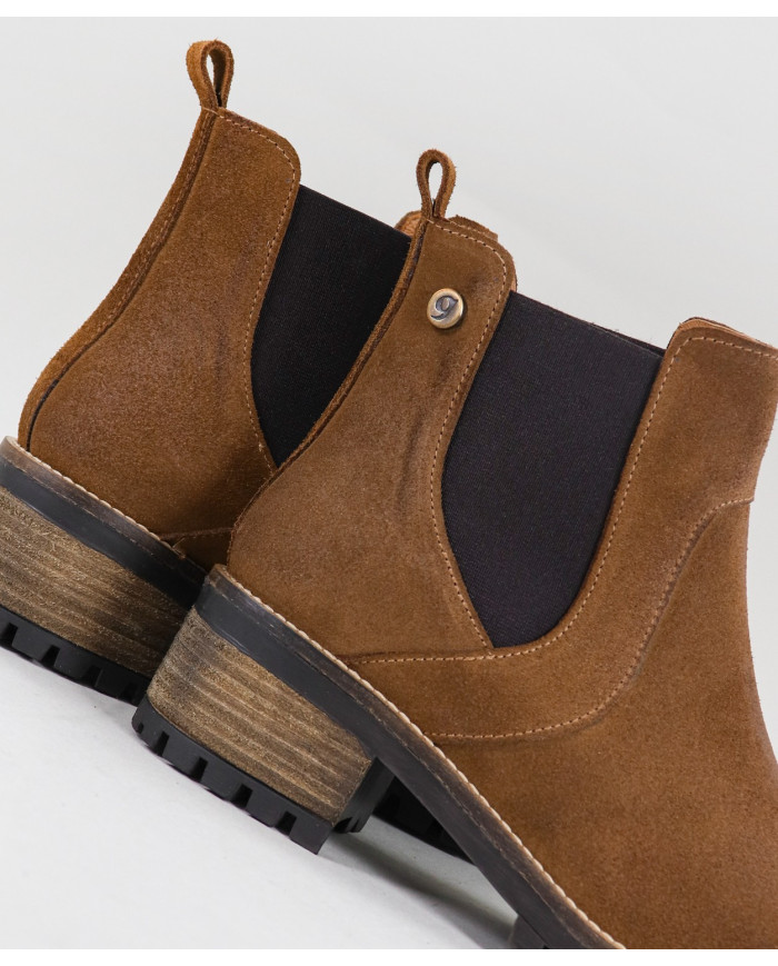 Camel Boots of Lady Ginova with Elastic in the Laterals