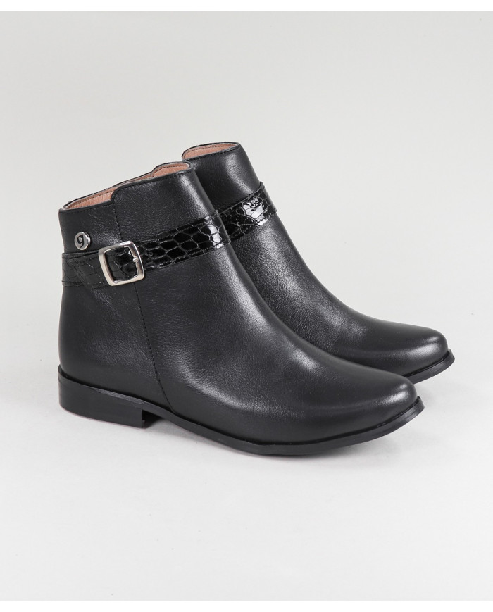Miss Ginova Black Boots with Buckle