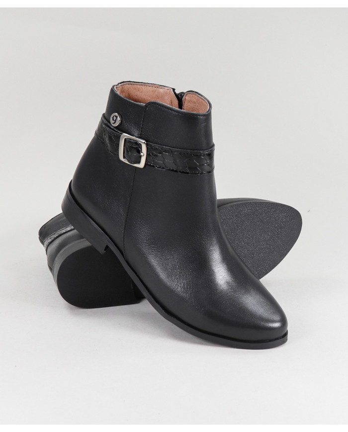 Miss Ginova Black Boots with Buckle