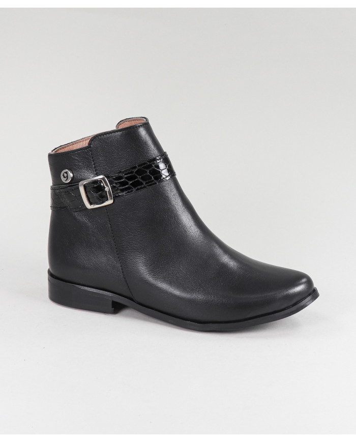 Miss Ginova Black Boots with Buckle