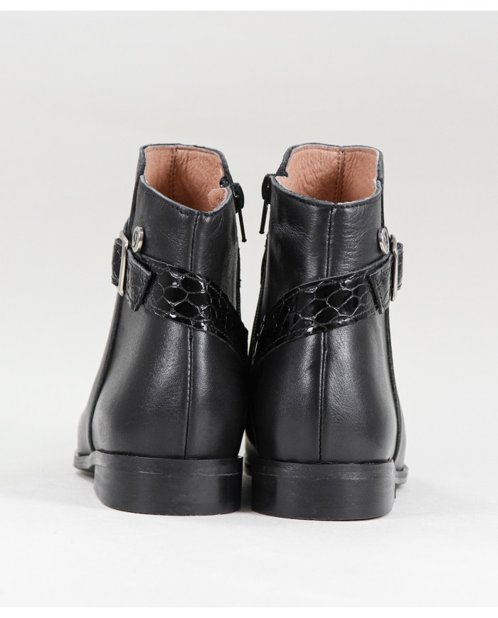 Miss Ginova Black Boots with Buckle