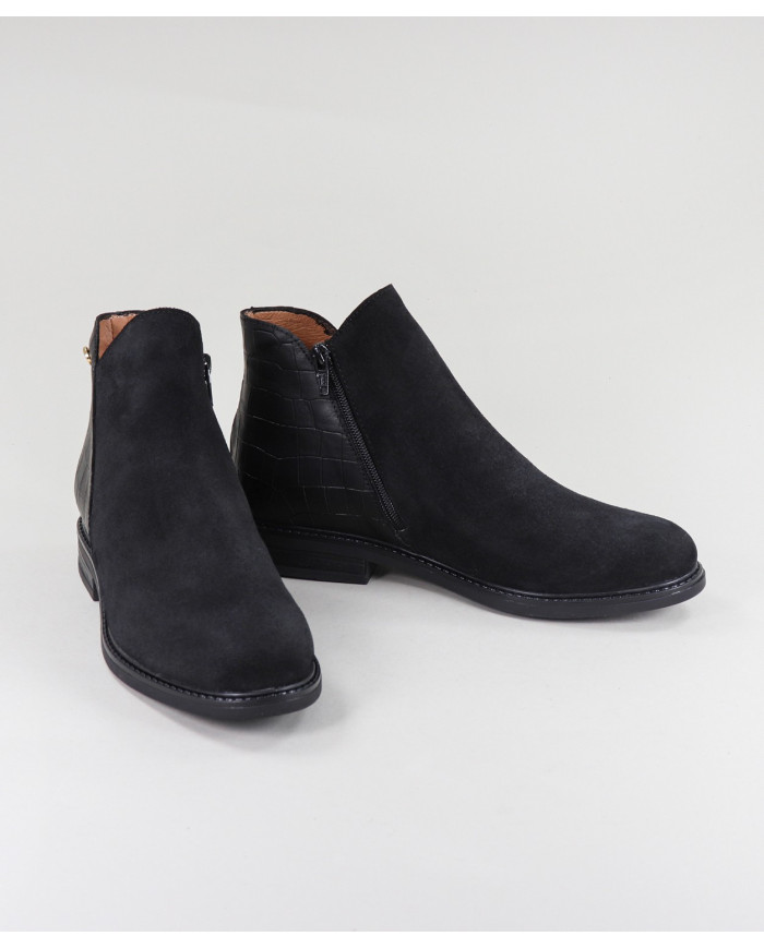 Black Boots of Lady Ginova with Fecho