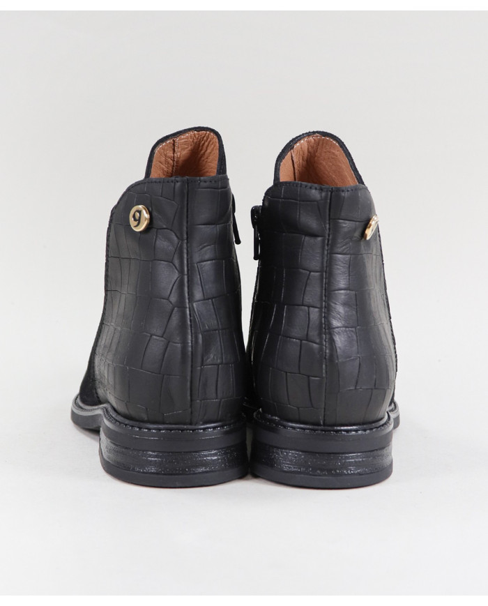 Black Boots of Lady Ginova with Fecho