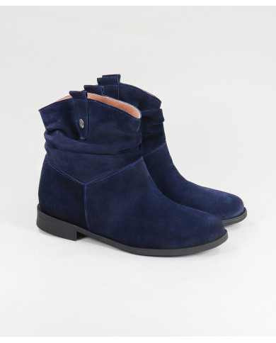 Blue Boots of Lady Ginova with Handles