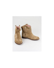 Ms. Ginova Boots with Pullers