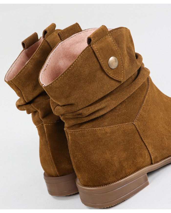 Camel Boots of Lady Ginova with Handles