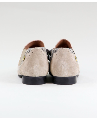 Mistress Ginova Buttons from Ponta Bicuda with Standard